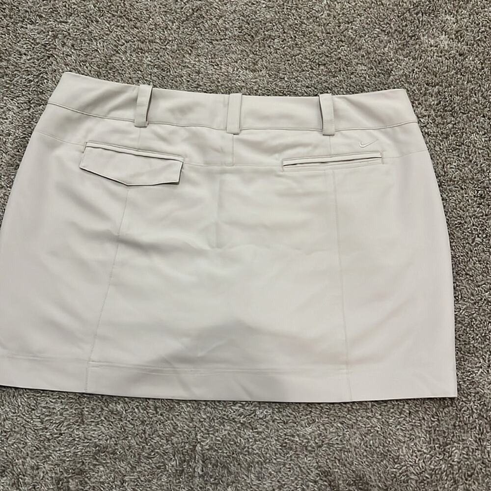 EUC Womens NIKE GOLF‎ Tour Performance DRI-FIT skort 12 shorts tennis Beige Golf - Picture 9 of 16